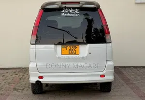 Toyota Noah 2003 White