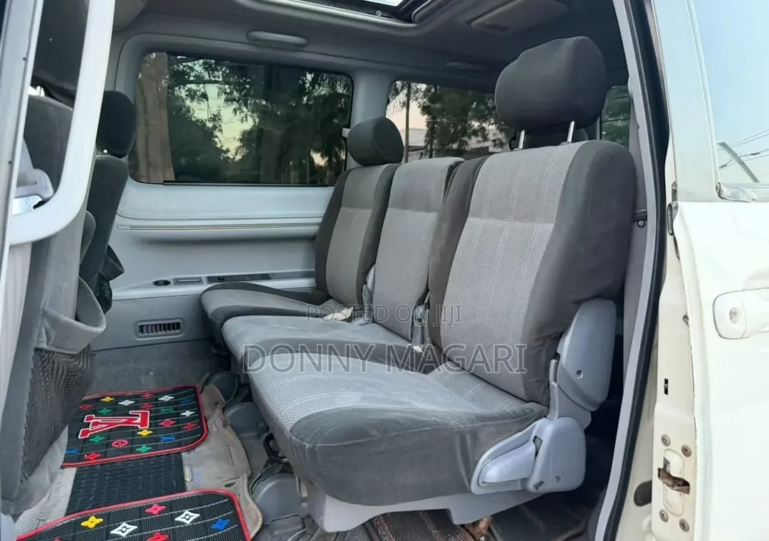 Toyota Noah 2003 White