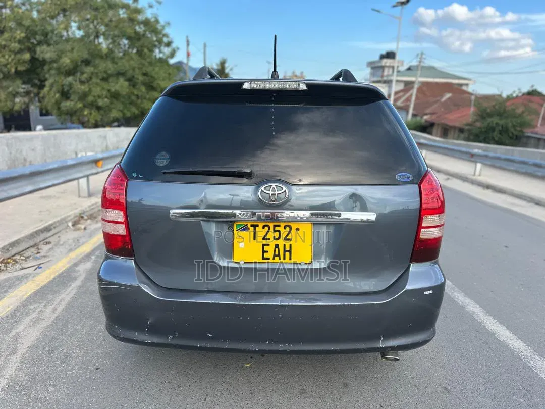 Toyota Wish 2004 Gray