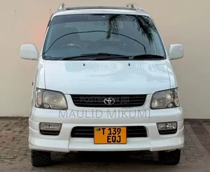 Toyota Noah 2004 White