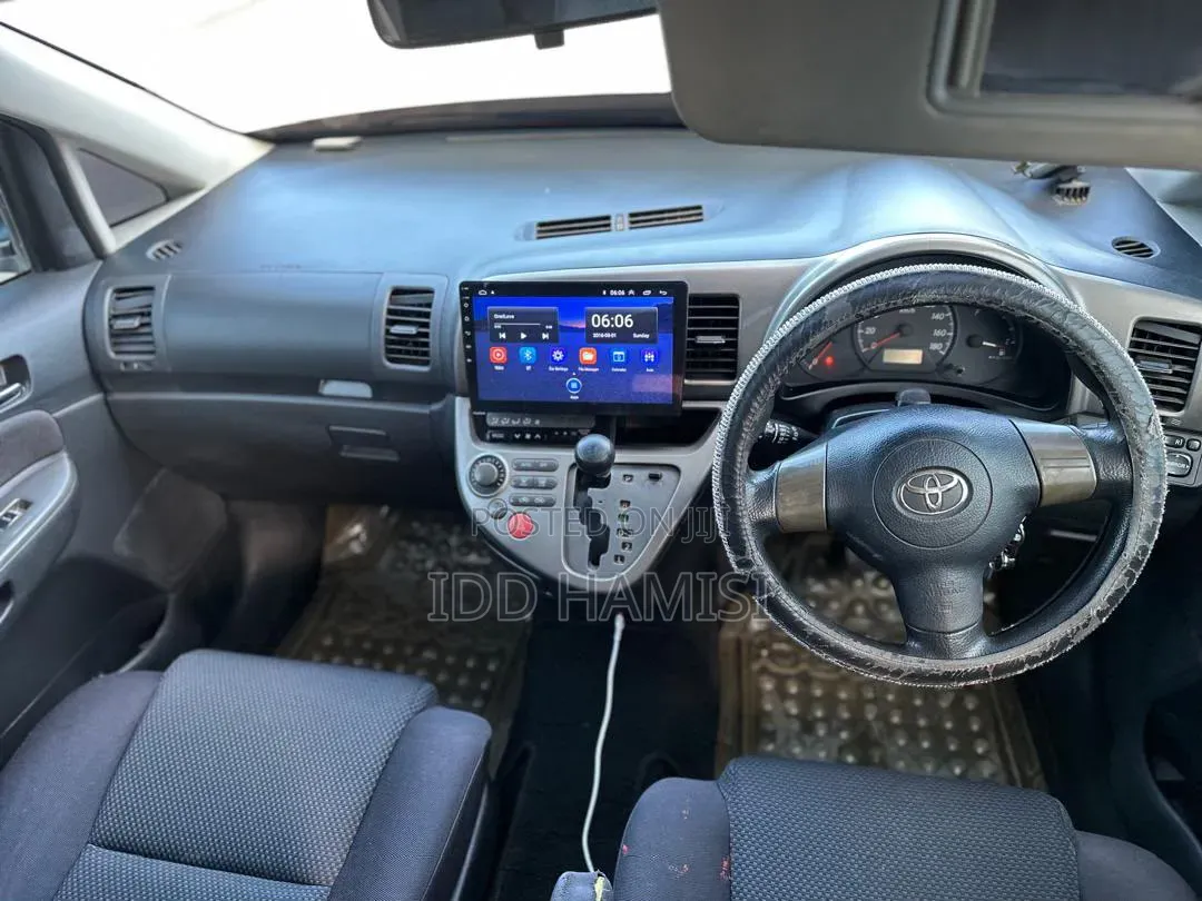 Toyota Wish 2004 Gray