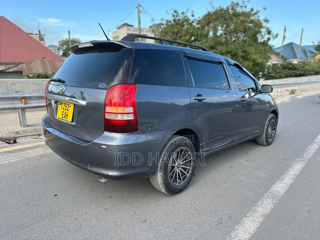 Toyota Wish 2004 Gray