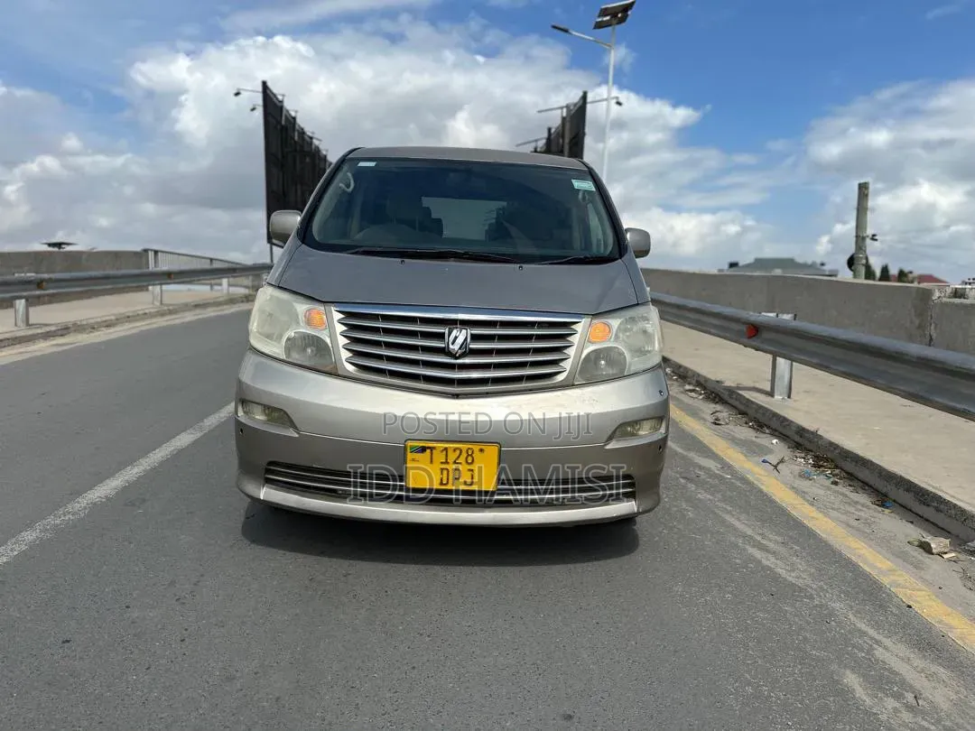 Toyota Alphard 2.4 Petrol AWD 2004 Beige