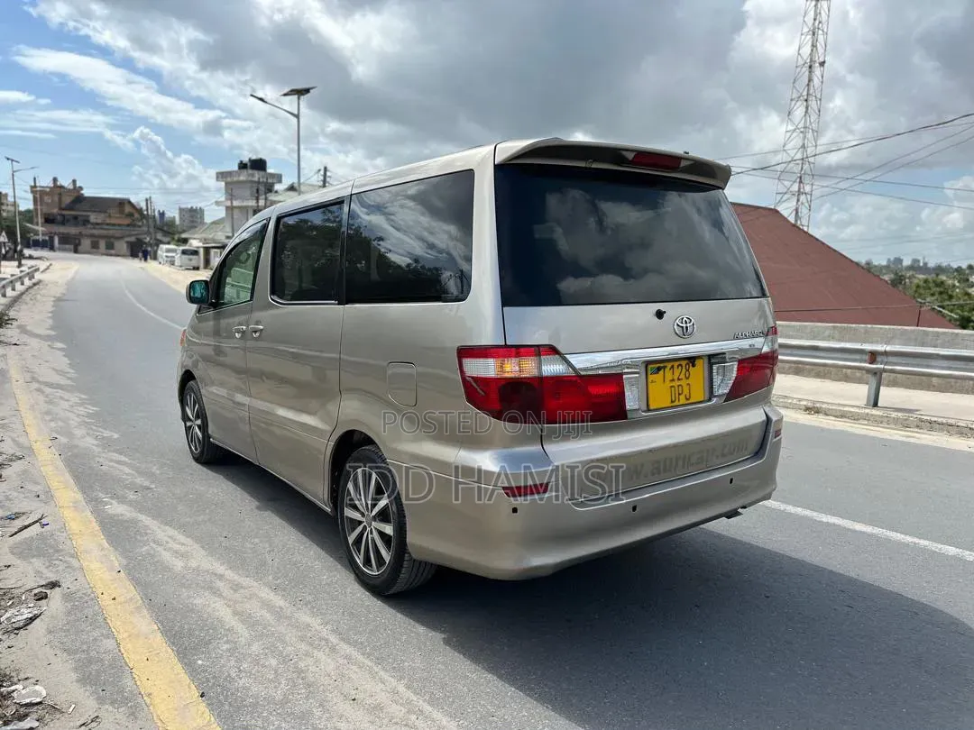 Toyota Alphard 2.4 Petrol AWD 2004 Beige