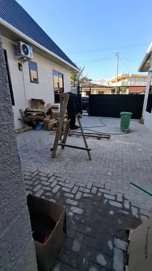 2bdrm Bungalow in Makumbusho Bus Stop, Kijitonyama for rent