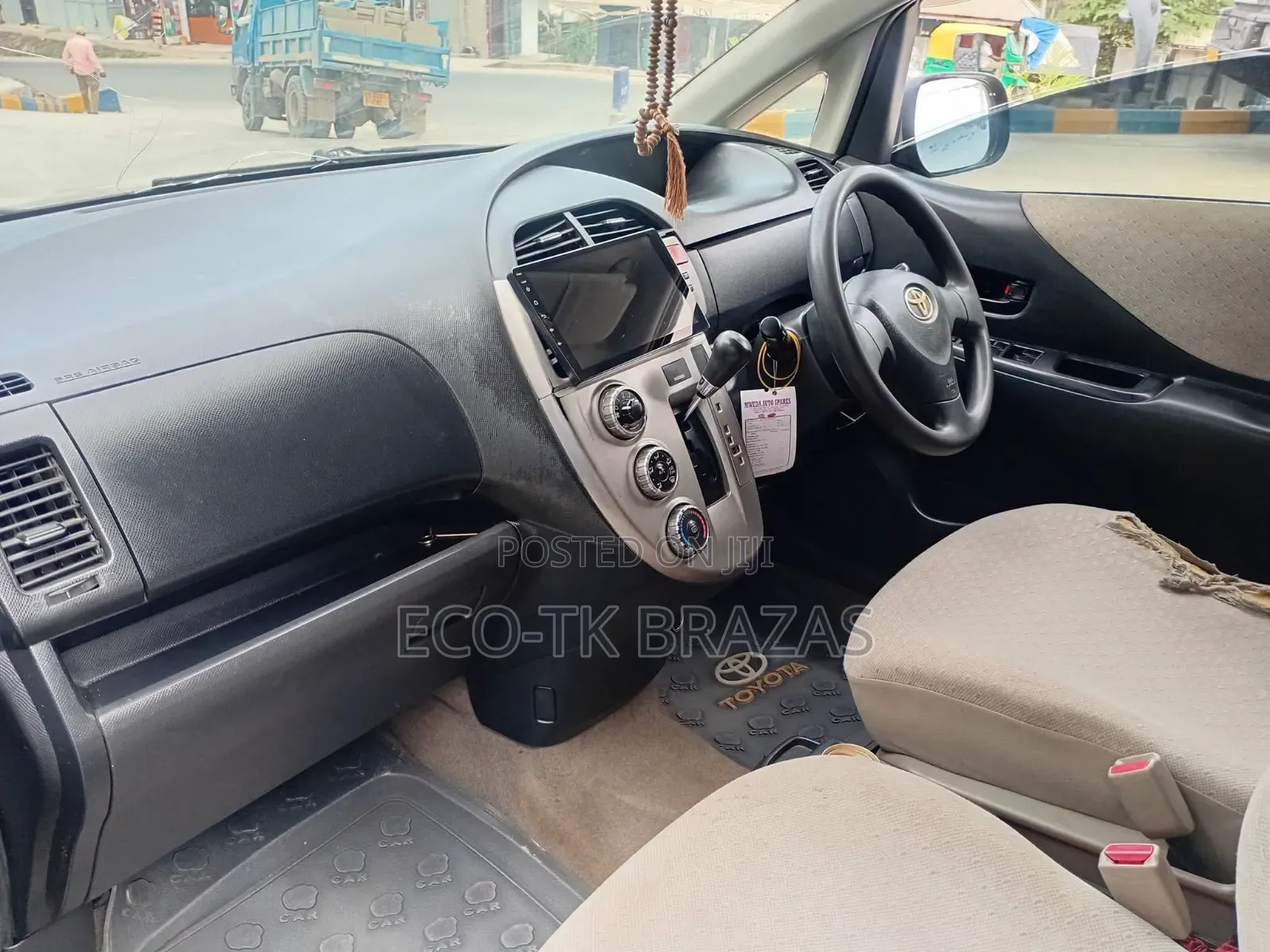 Toyota Ractis 1.3 FWD 2007 Black