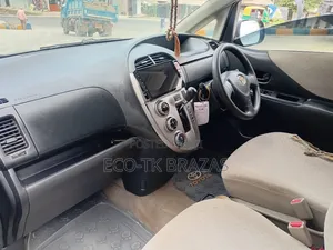 Toyota Ractis 1.3 FWD 2007 Black