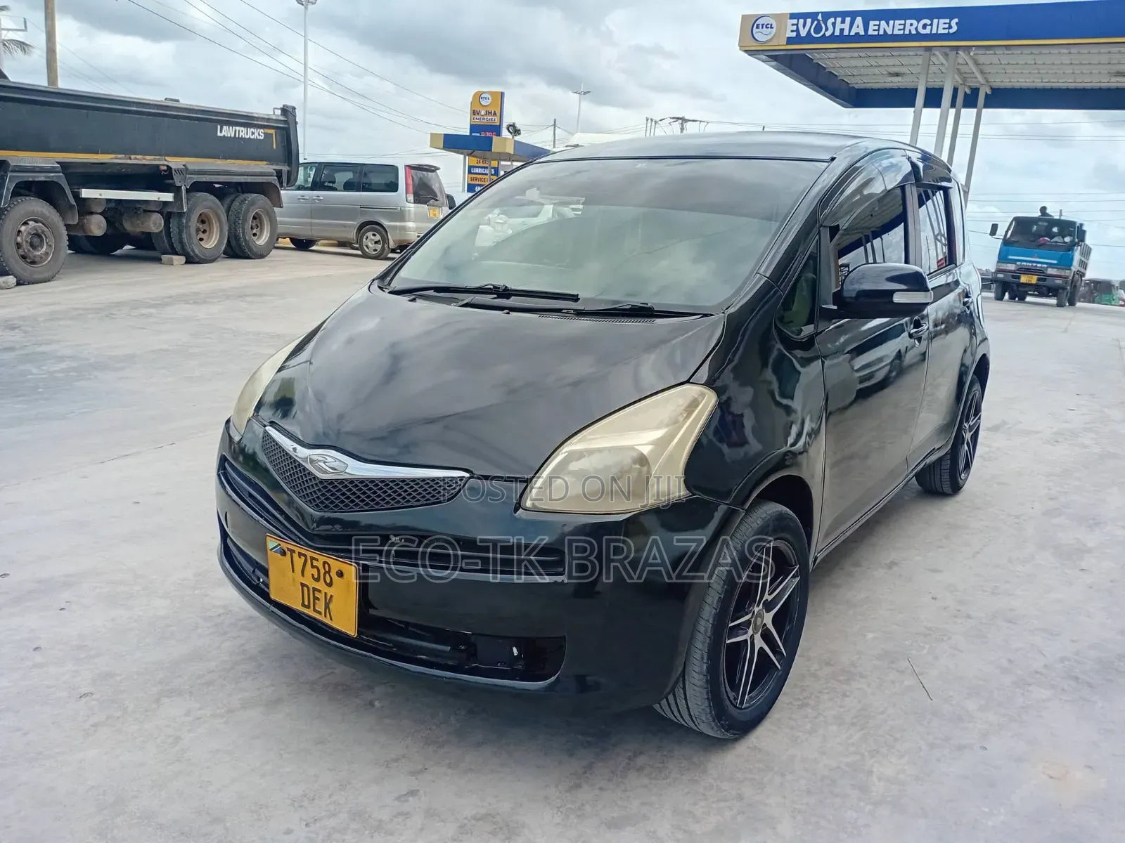Toyota Ractis 1.3 FWD 2007 Black