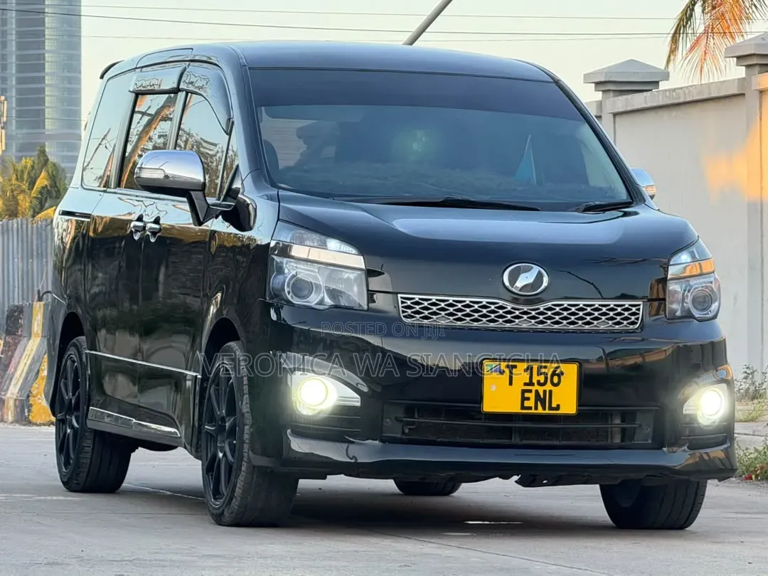 Toyota Voxy 2011 Black
