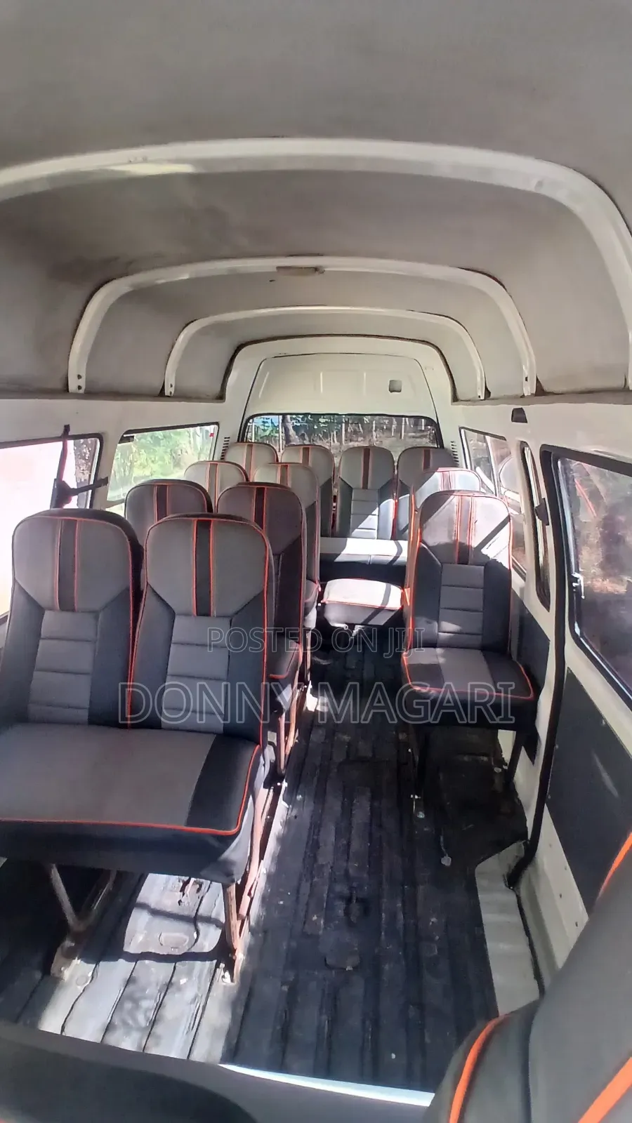 Toyota HiAce 2000 White