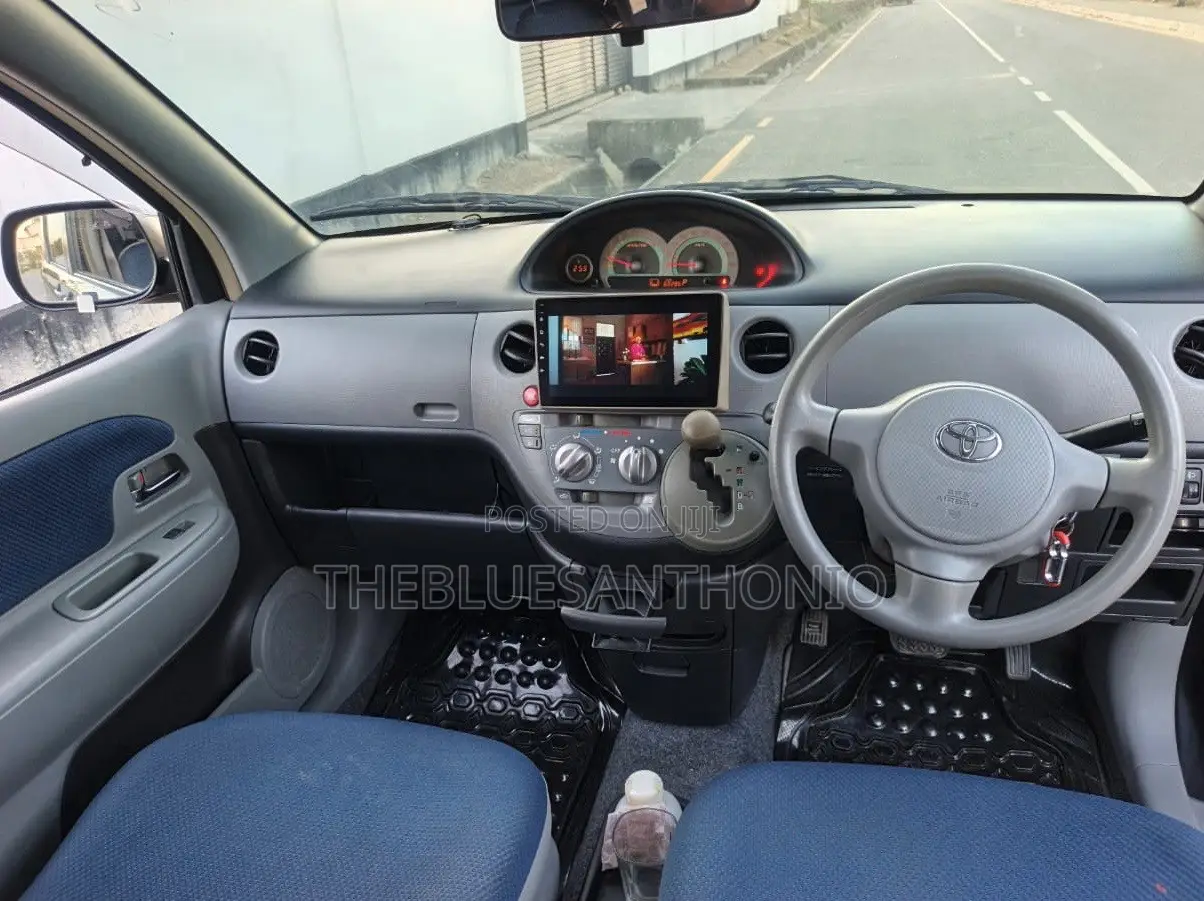 Toyota Sienta 2007 Black