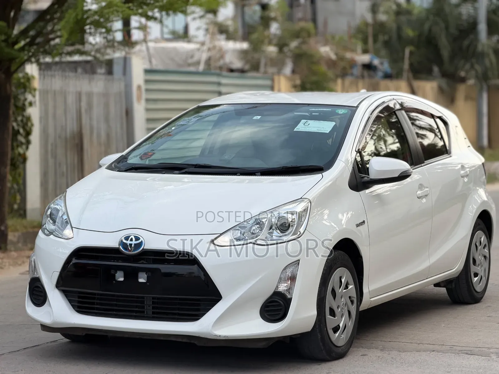 Toyota Aqua 2016 White