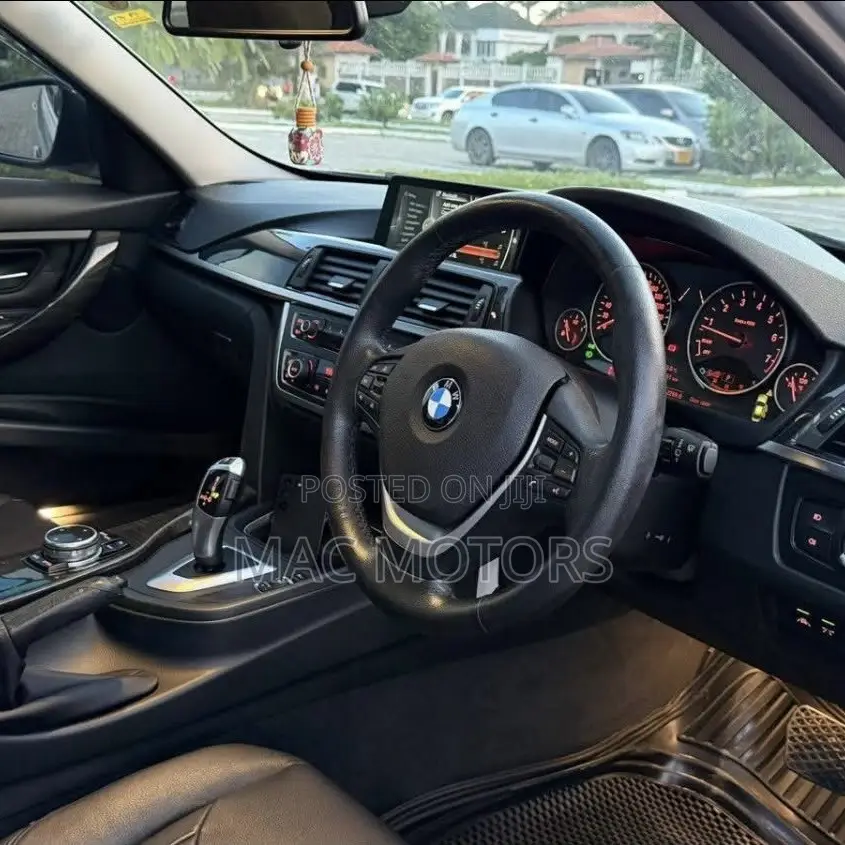 BMW 3 Series 320i RWD 2014 Silver