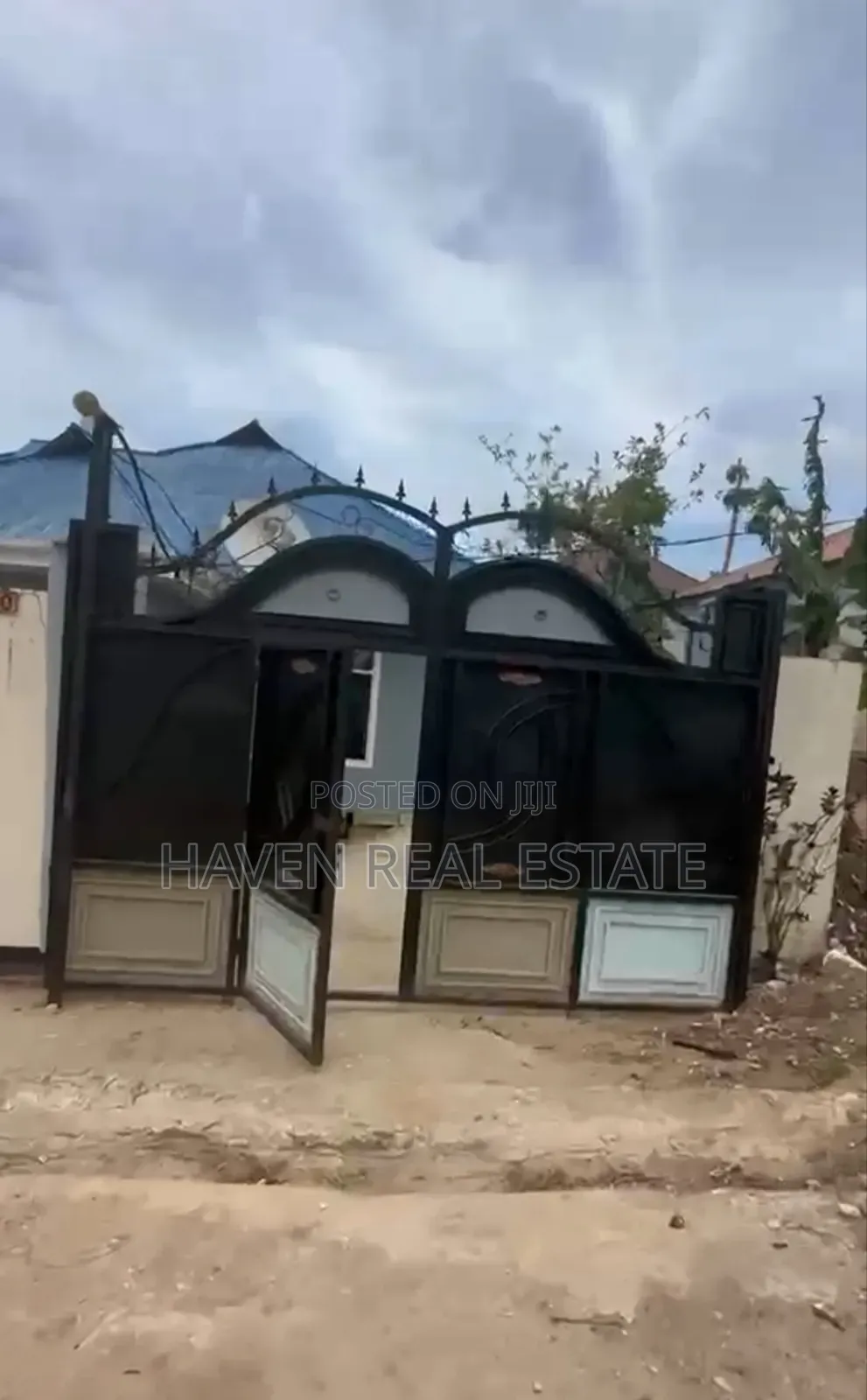 4bdrm House in Goba for sale