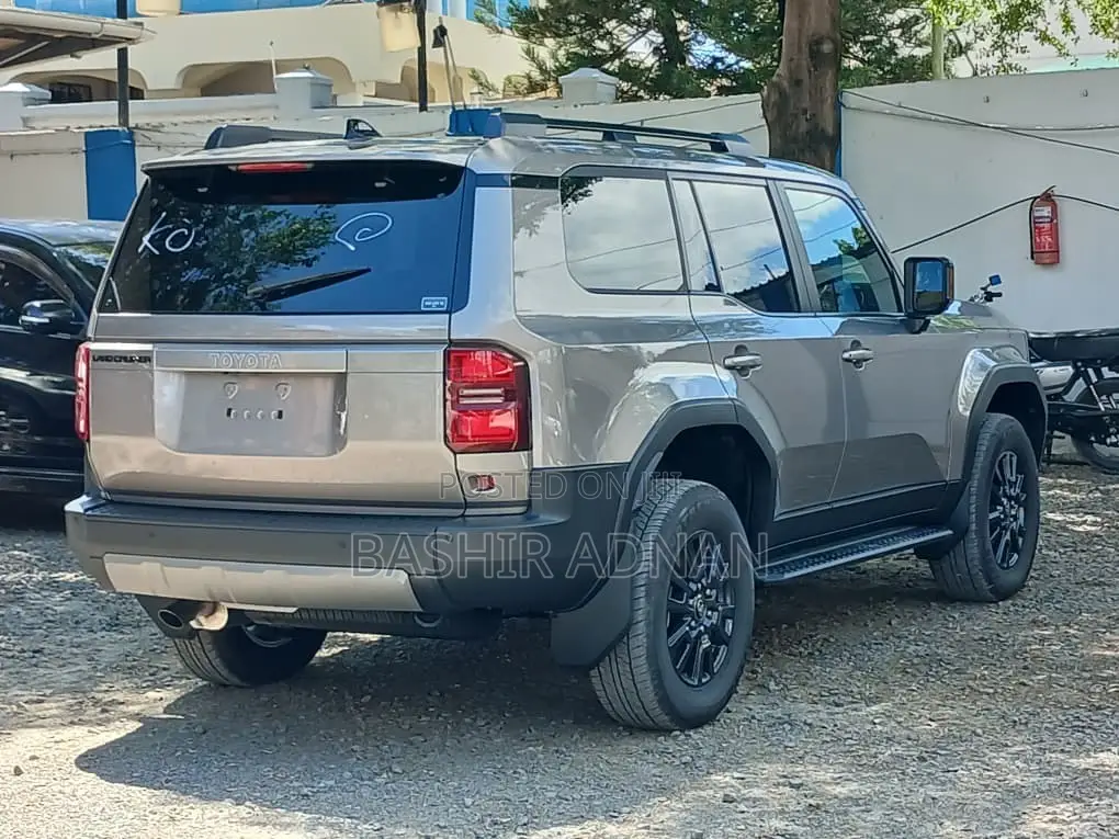Toyota Land Cruiser Prado 2.7 2025 Gray