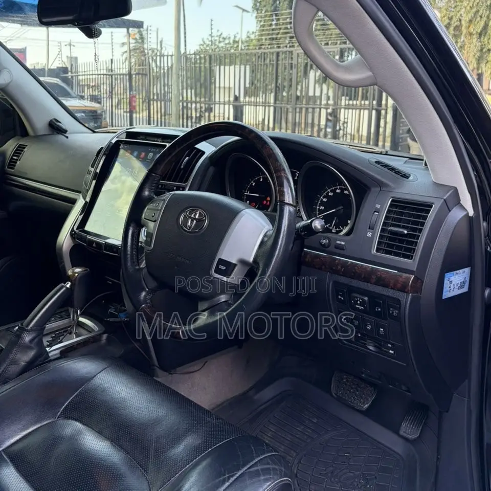 Toyota Land Cruiser 4.6 V8 ZX 2015 Black