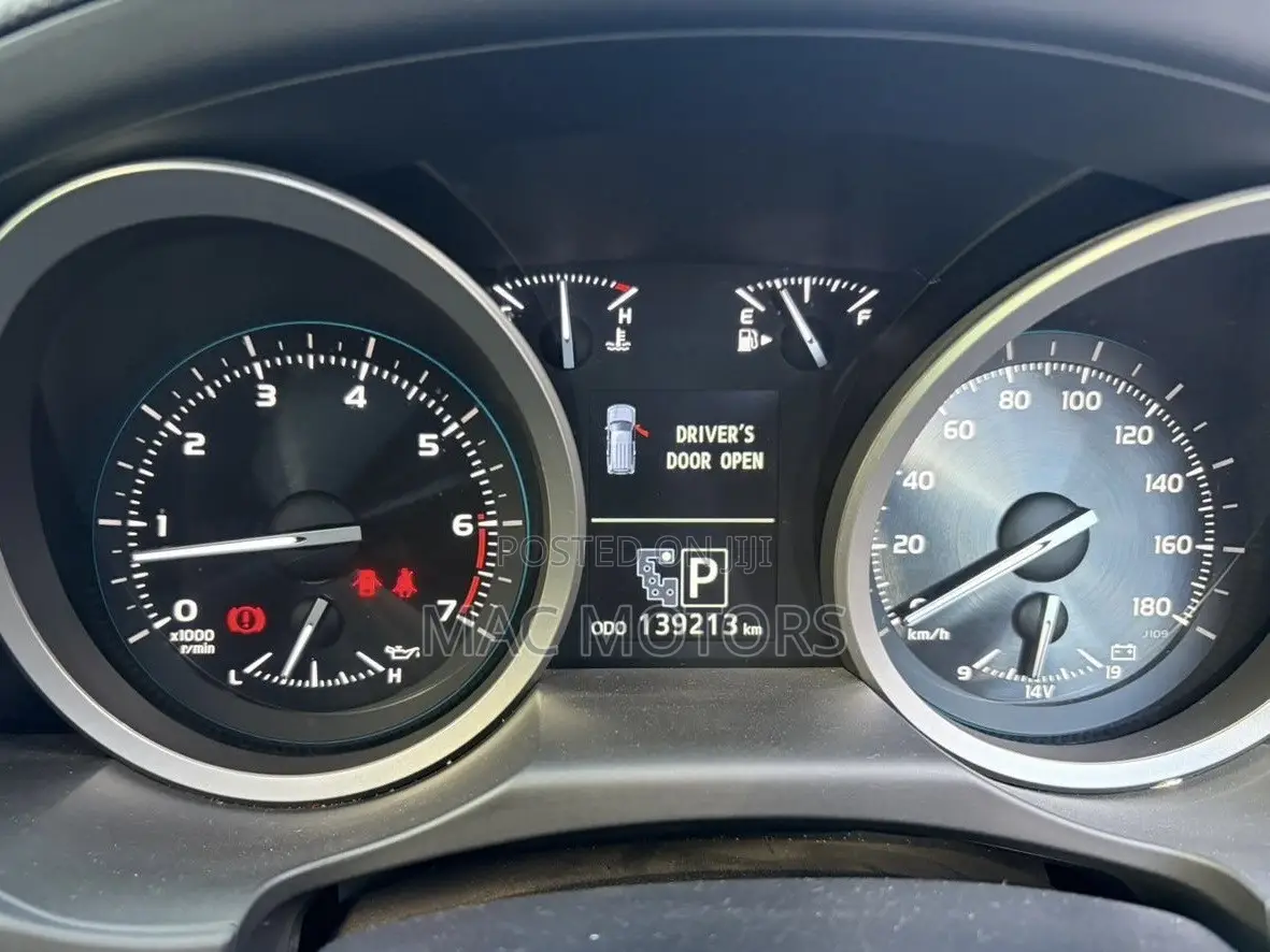 Toyota Land Cruiser 4.6 V8 ZX 2015 Black