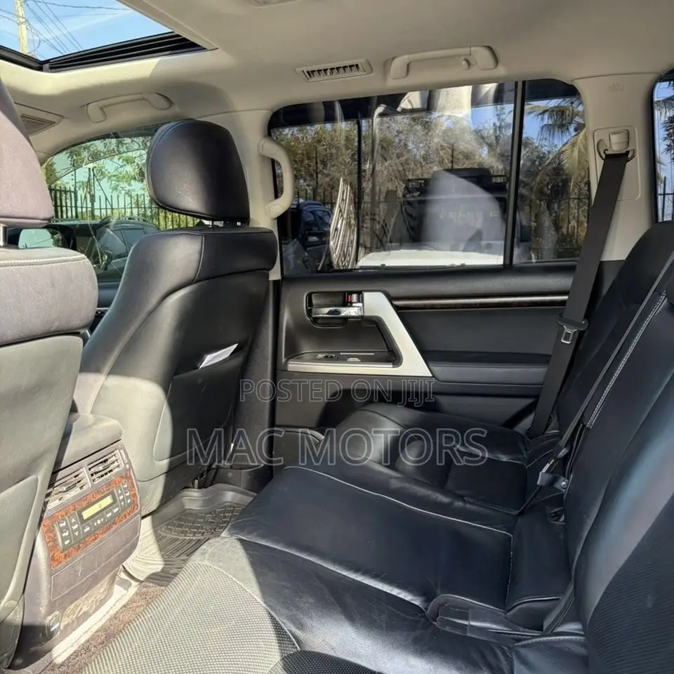 Toyota Land Cruiser 4.6 V8 ZX 2015 Black