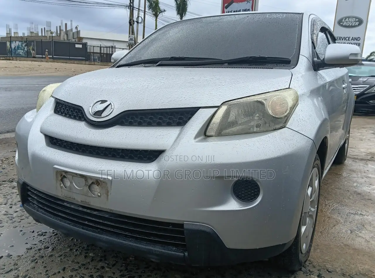 Toyota IST 2009 Silver
