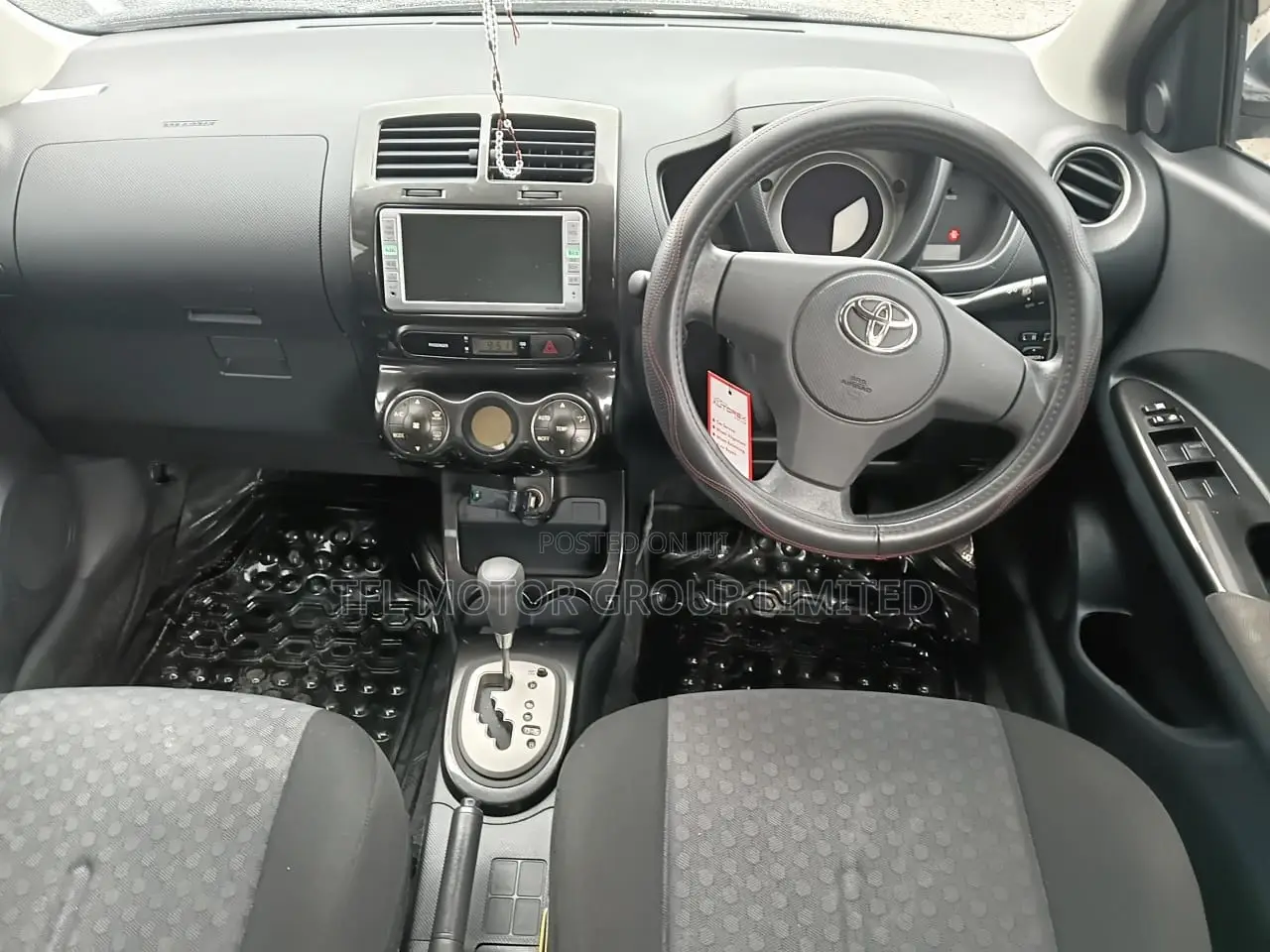 Toyota IST 2009 Silver
