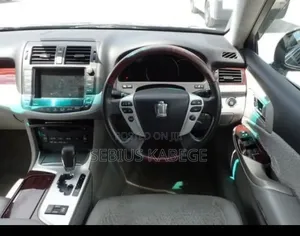 Toyota Crown 2010 Black