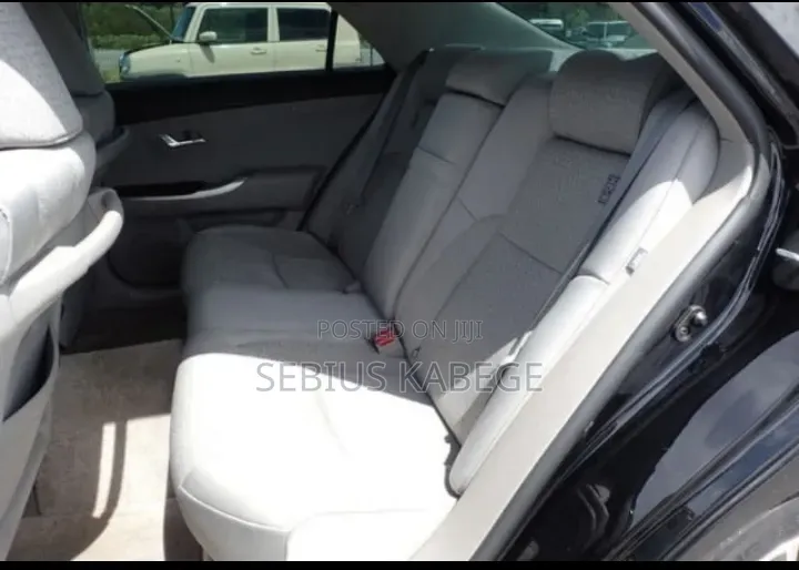 Toyota Crown 2010 Black