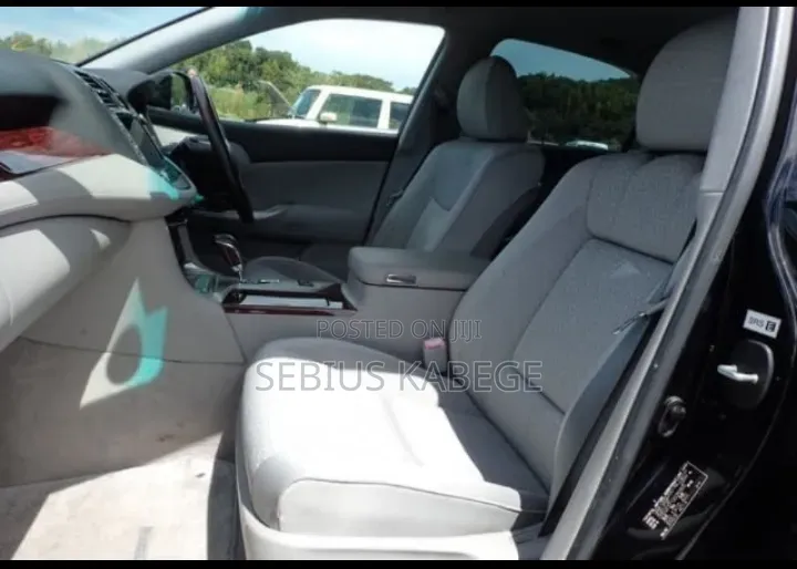 Toyota Crown 2010 Black