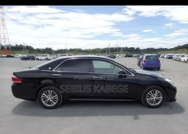 Toyota Crown 2010 Black