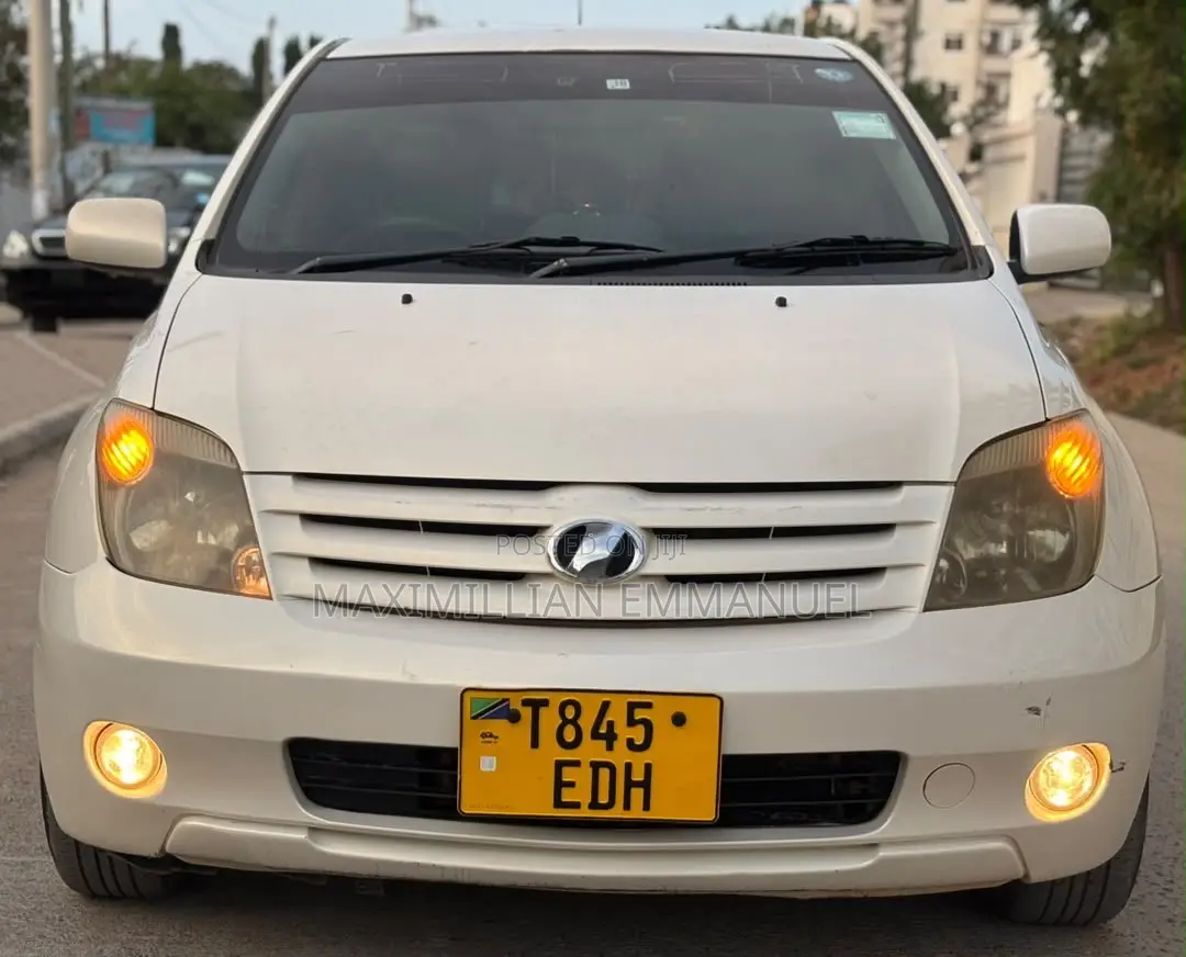 Toyota IST 2005 White