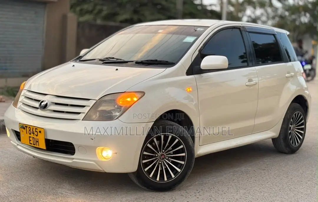 Toyota IST 2005 White