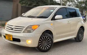 Toyota IST 2005 White