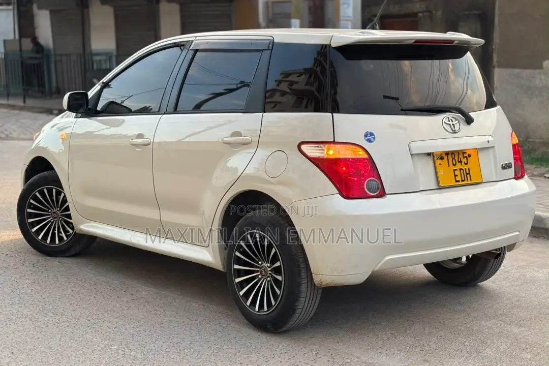 Toyota IST 2005 White