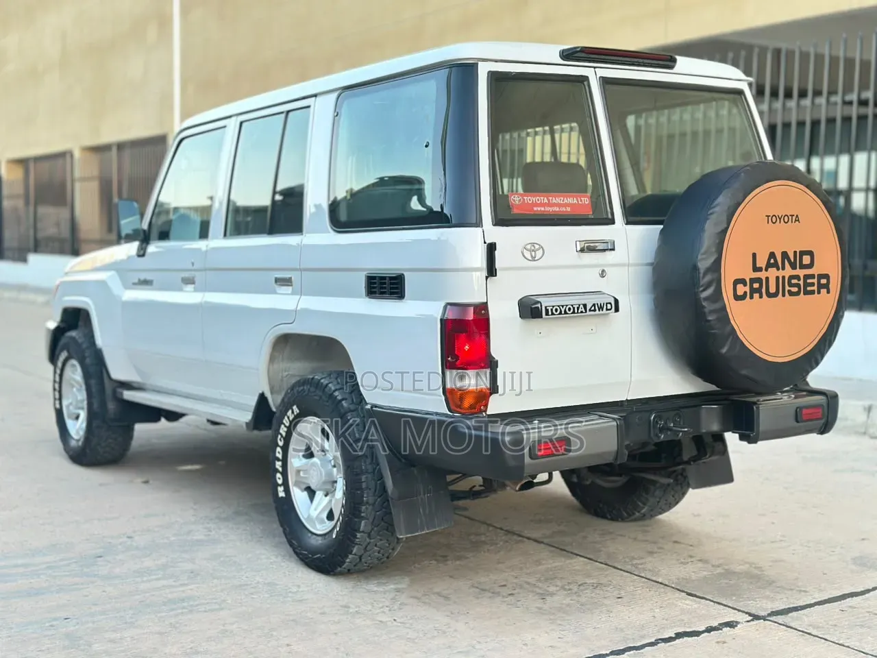 Toyota Land Cruiser 2011 White