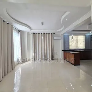 5bdrm Villa in Oyster Bay for sale