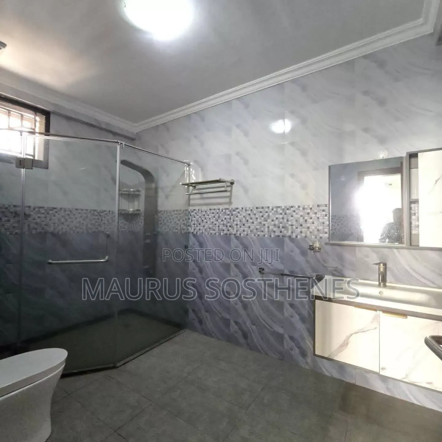 5bdrm Villa in Oyster Bay for sale
