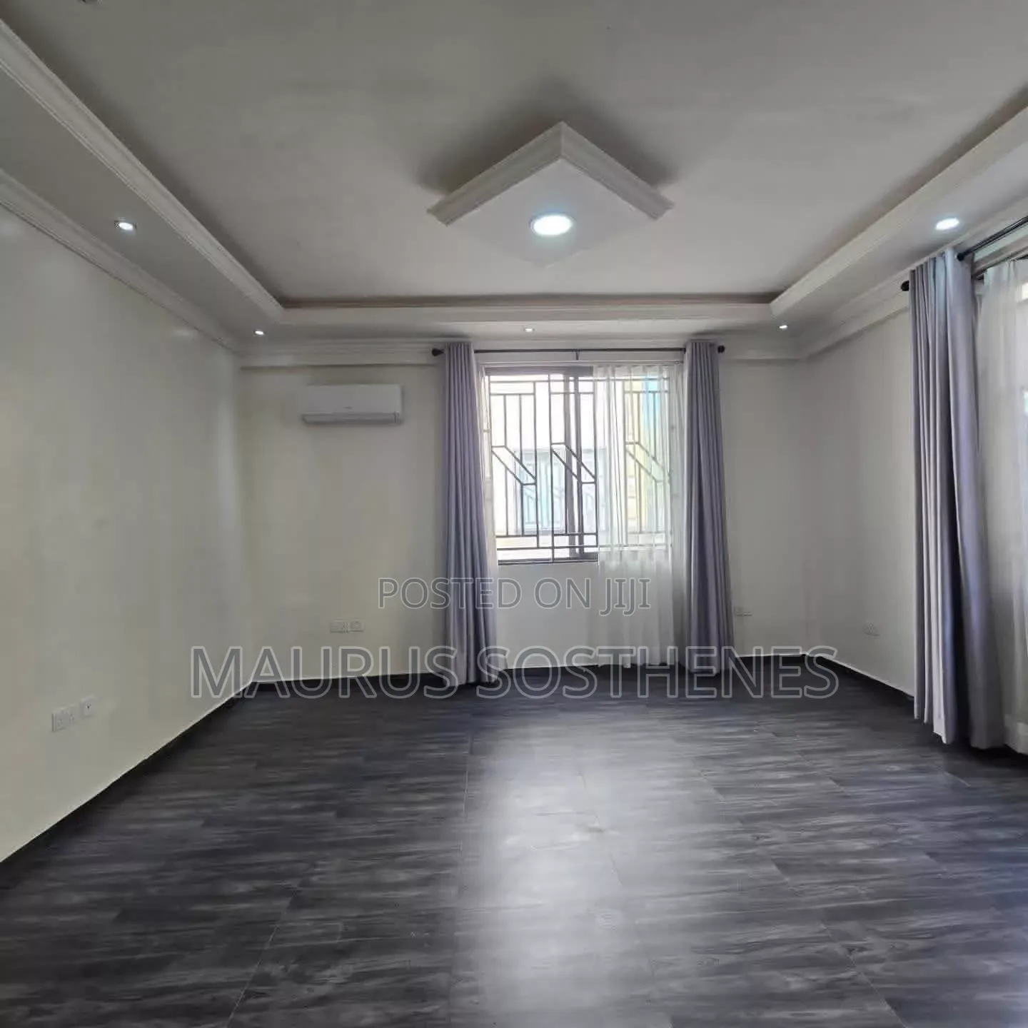 5bdrm Villa in Oyster Bay for sale