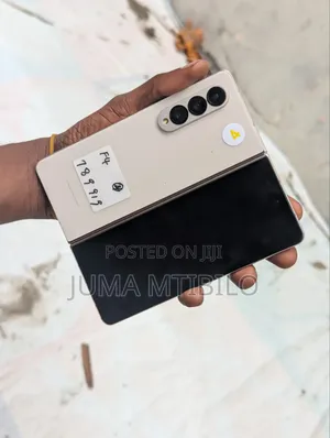 Samsung Galaxy Z Fold4 256 GB Gold