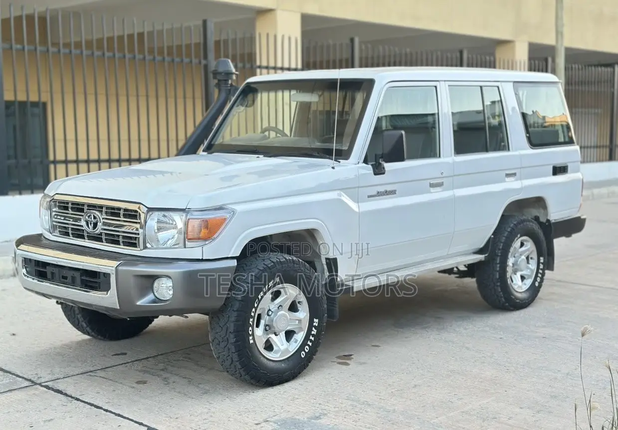 Toyota Land Cruiser Prado 2011 White