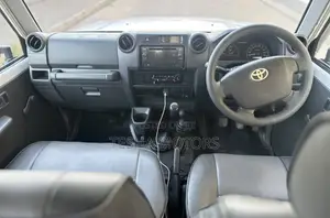 Toyota Land Cruiser Prado 2011 White