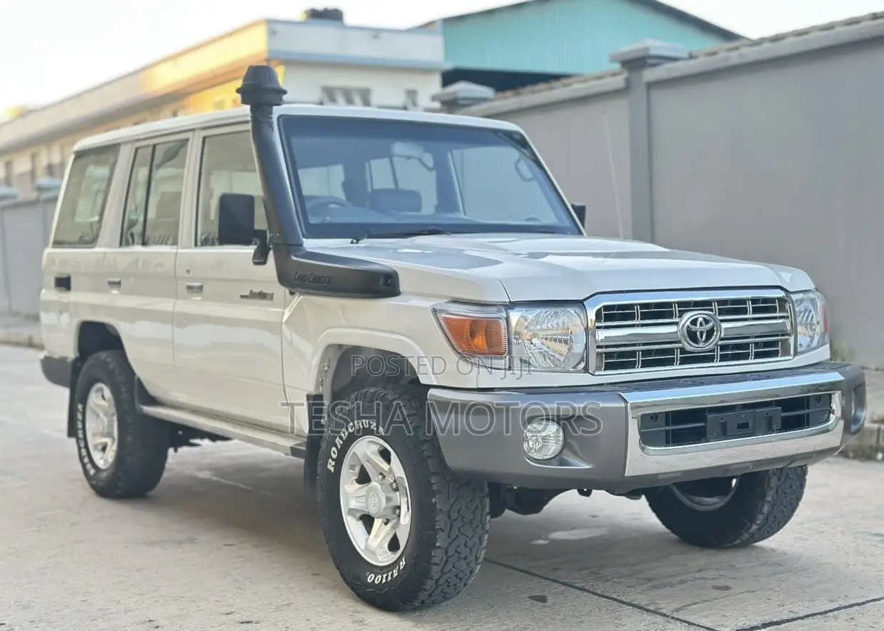 Toyota Land Cruiser Prado 2011 White