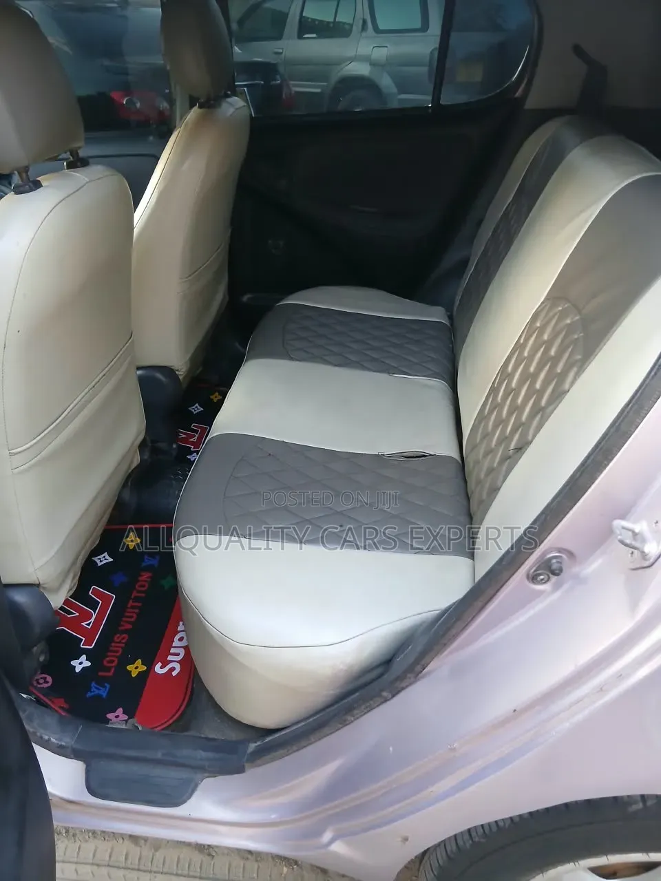 Toyota Vitz 2004 Silver