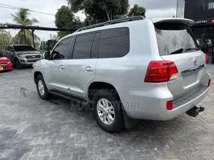 Toyota Land Cruiser 2015 Silver