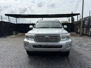 Toyota Land Cruiser 2015 Silver