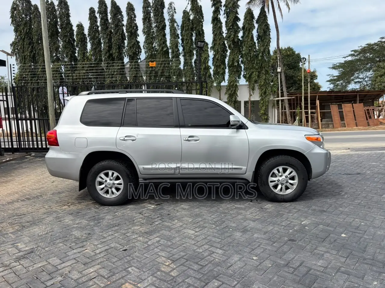 Toyota Land Cruiser 2015 Silver