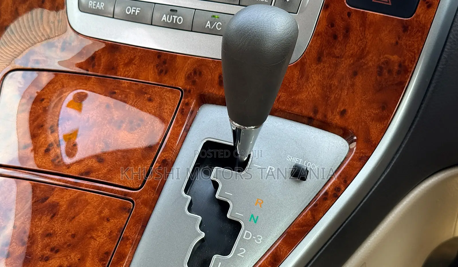 Toyota Alphard 2008
