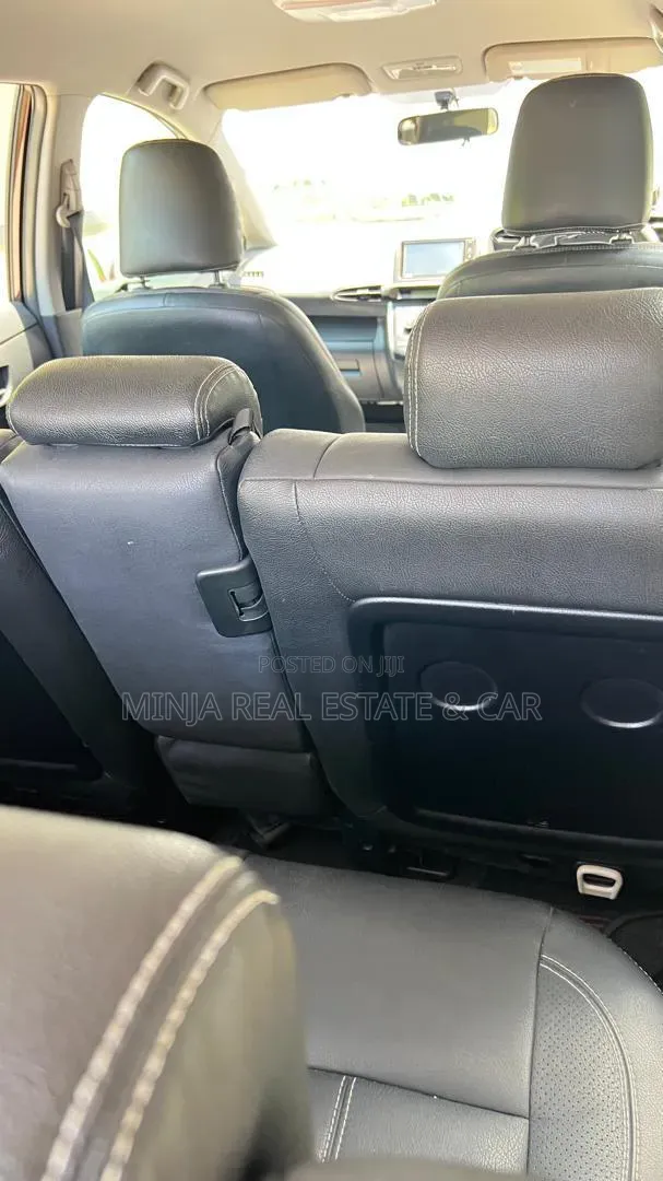 Toyota Wish 2014