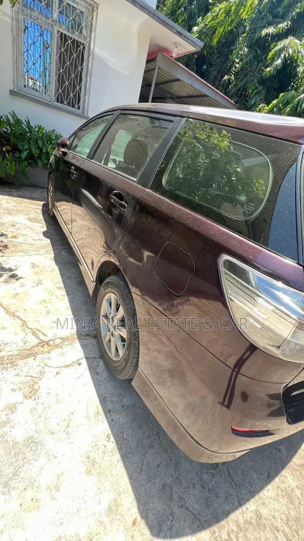Toyota Wish 2014