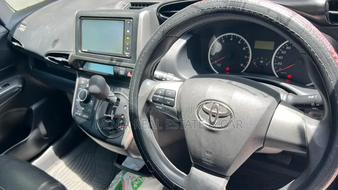 Toyota Wish 2014
