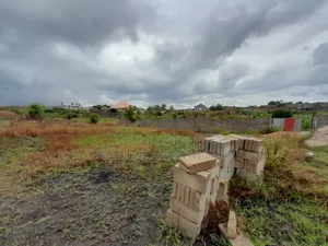 Kiwanja Kinauzwa Kigamboni Kibada