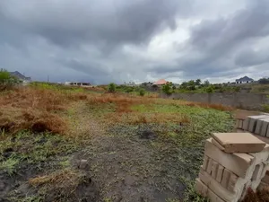 Kiwanja Kinauzwa Kigamboni Kibada